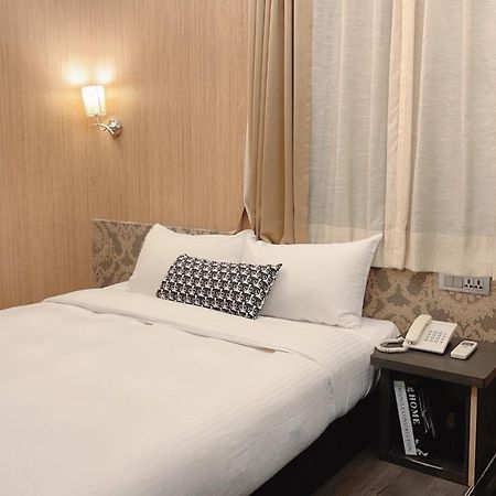 Meworld Hotel - Ximen Tajpej Buitenkant foto
