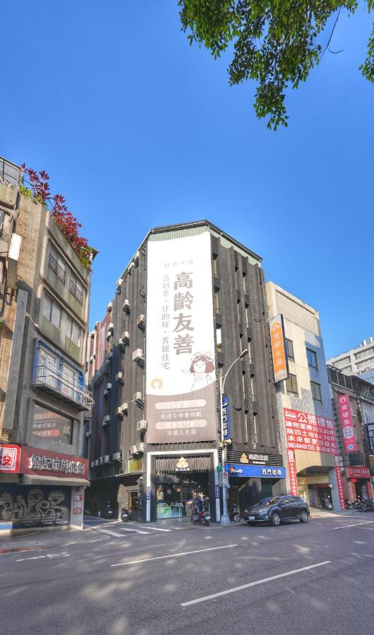 Meworld Hotel - Ximen Tajpej Buitenkant foto