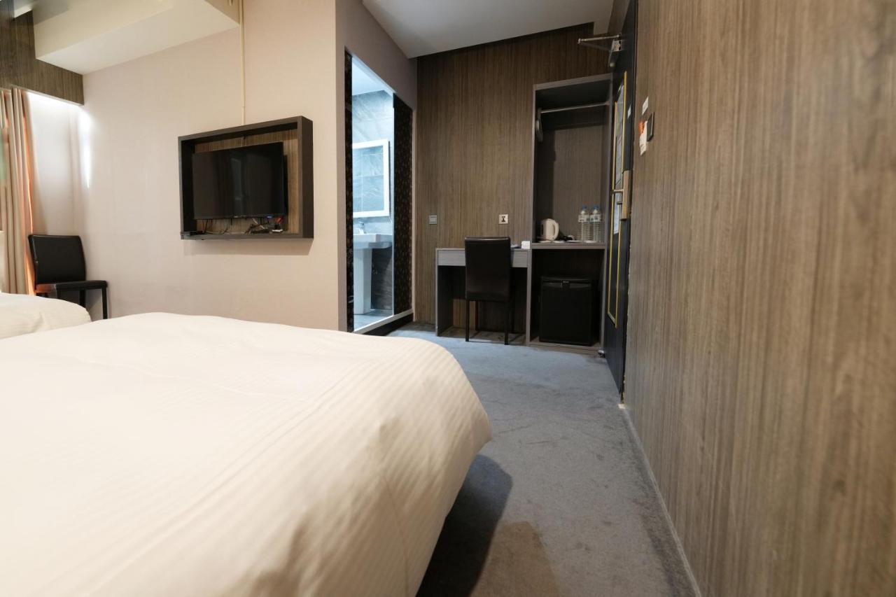 Meworld Hotel - Ximen Tajpej Buitenkant foto